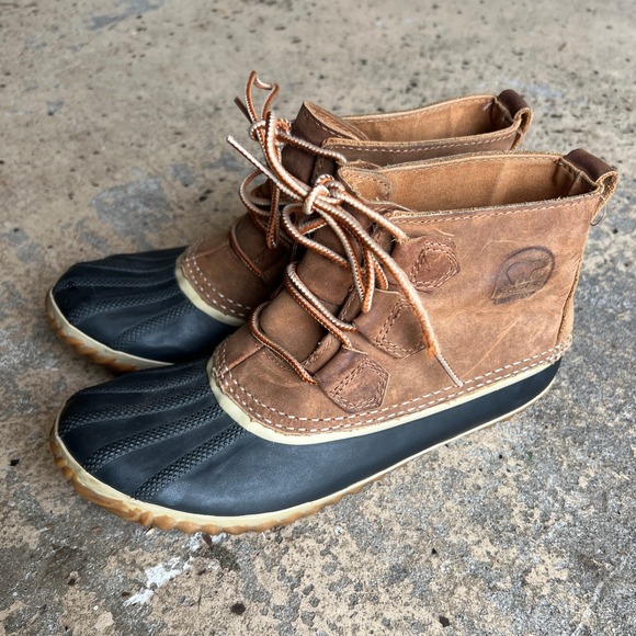 Sorel Shoes - Sorel Out N About Rain Boots Brown Black Leather Duck Ankle Boots size 8